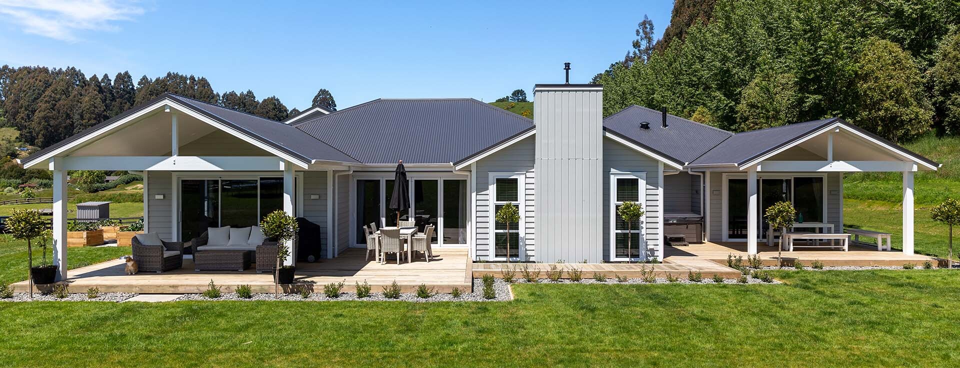  Generation Homes  Lochinvar Exterior Front 1920x736 