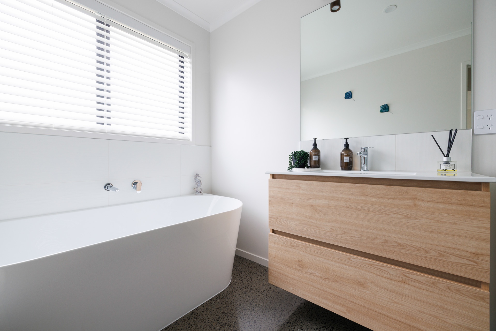  Generation Homes Sun-Filled, Low-Maintenance Coastal Living Awaits Custom Coatesville 44 Kitemaunga Avenue Whangārei bathroom 6 