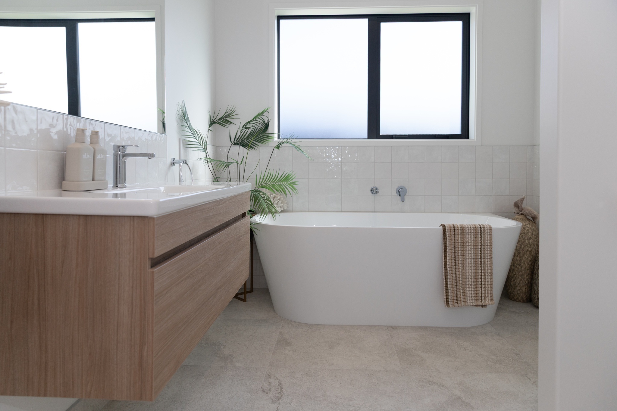  Generation Homes Stylish 4‑Bedroom Living at Streamside 9 Rose Leigh Drive Cambridge 0351 2 