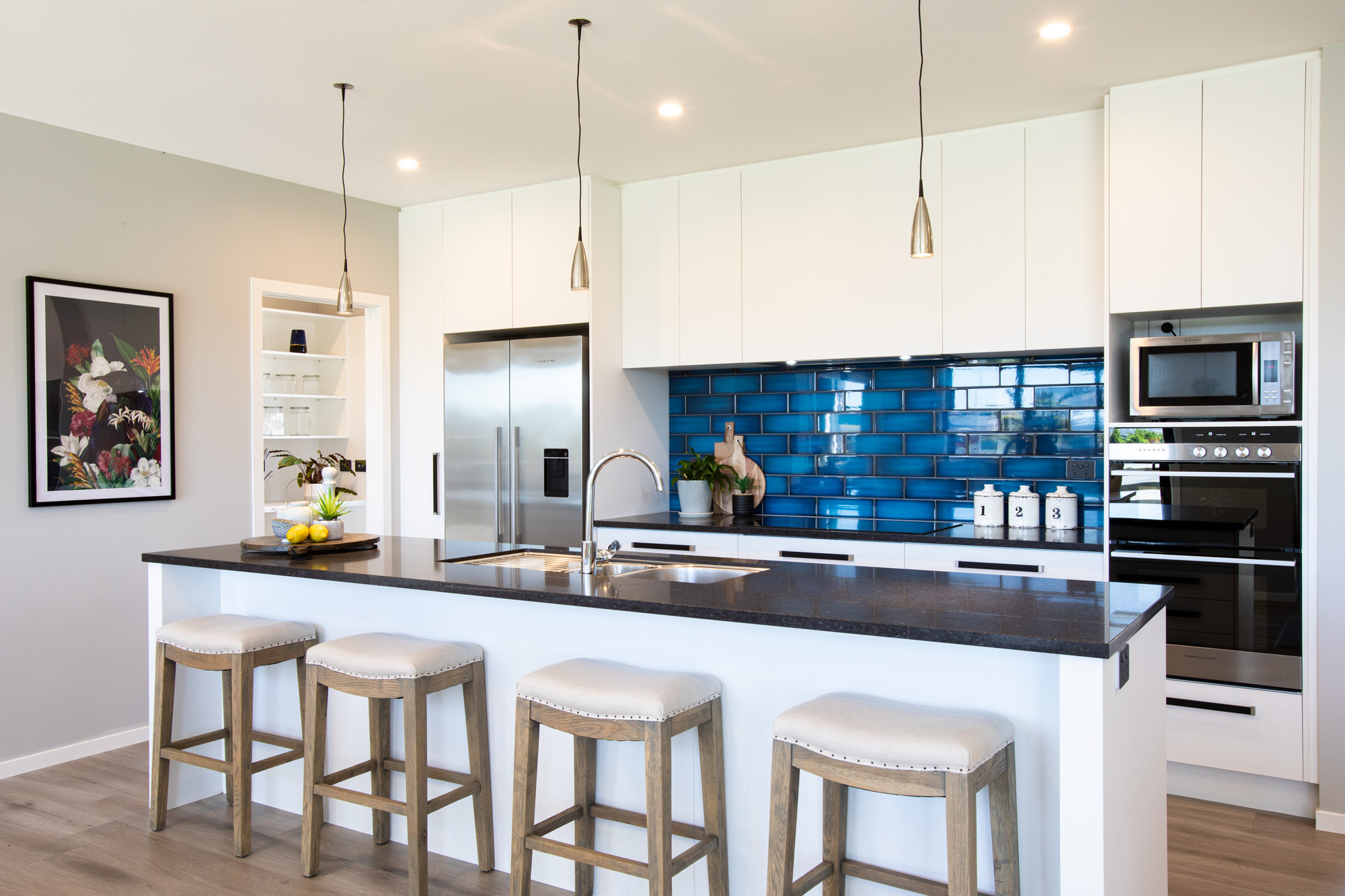  Generation Homes 180 DEGREE PANORAMIC VIEWS OF ROTORUA – HAS TO BE SEEN TO BE BELIEVED! THE KAMAKA Il 12913 Taupo Showhome Kitchen 